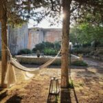 Il Giardino dell’Impossibile a Favignana, dove la natura ha riconquistato le antiche cave di tufo